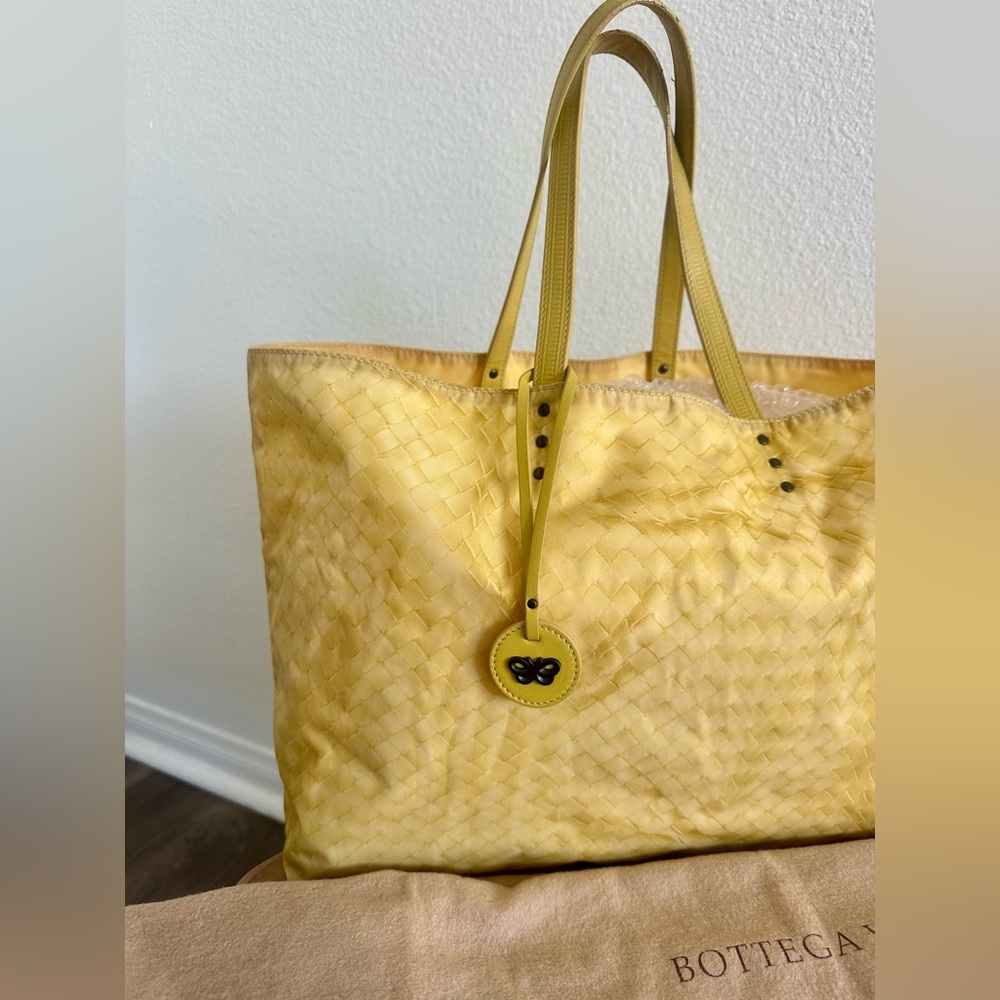 Bottega Veneta Yellow Woven Leather Tote - Picture 2 of 16